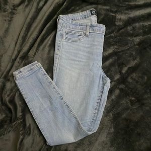 Women’s GAP Light Skinny Jeans